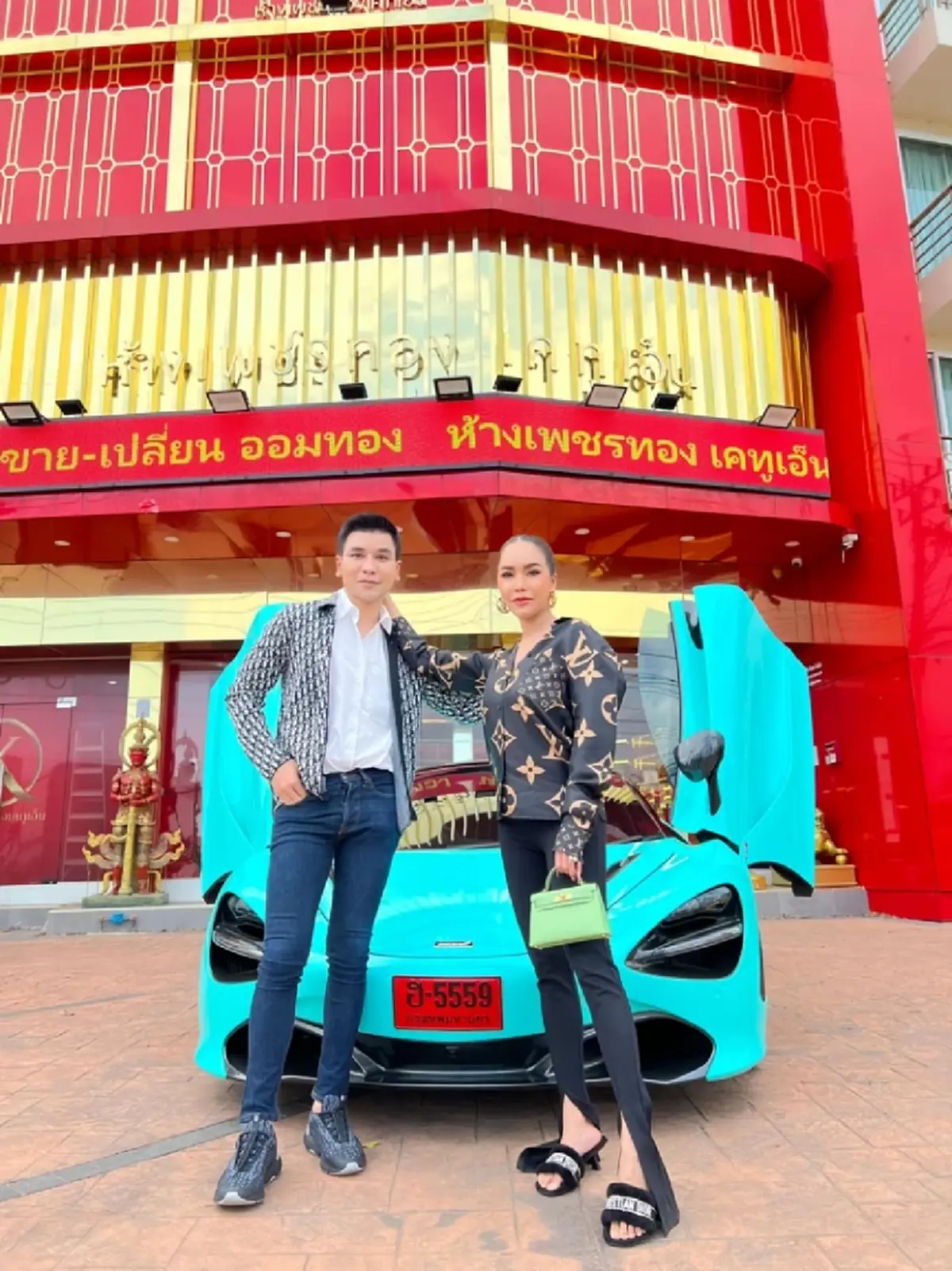 "แม่ตั๊ก" แฉอีกลั่นใครอยู่เบื้องหลังร้านทอง "ป๋าเบียร์" หนาวแน่