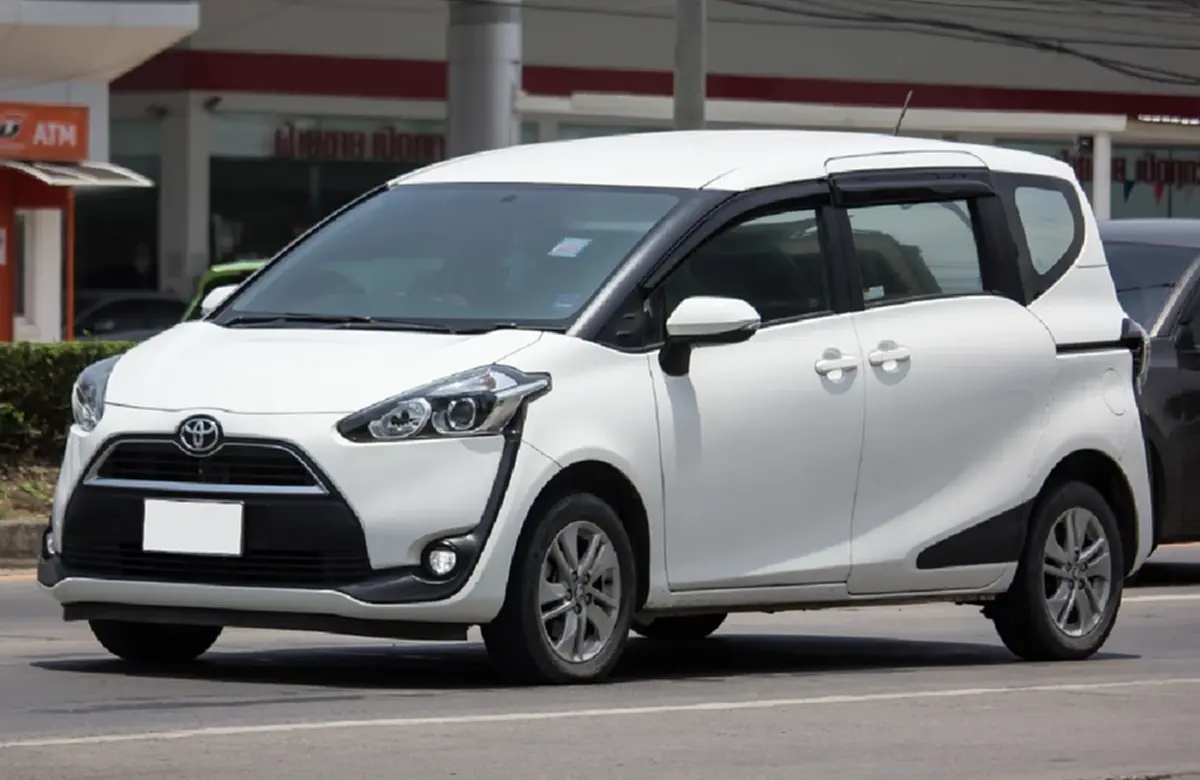 รวม 4 รถยนต์ 7 ที่นั่งมือสองจาก Toyota ฟังก์ชันครบ ไปได้ทั้งบ้าน