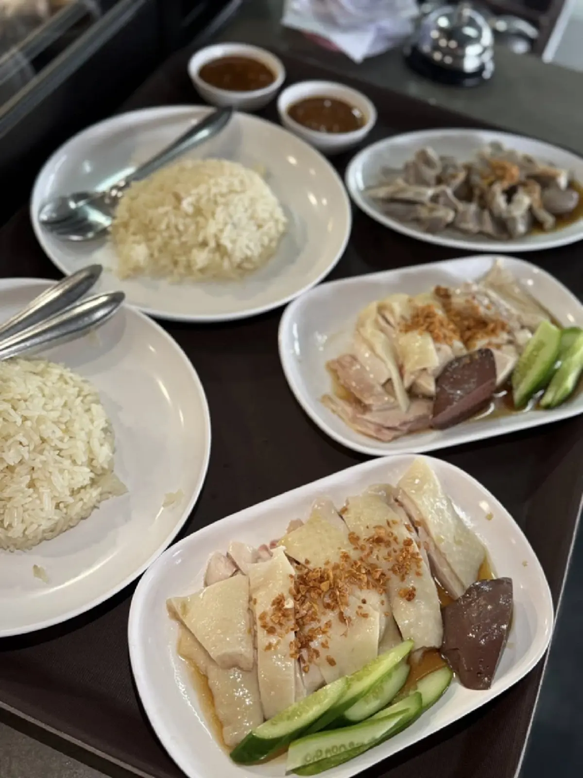 รู้แล้ว สาเหตุร้านข้าวมันไก่ชื่อดัง ปิดไม่มีกำหนด แห่ส่งกำลังใจ