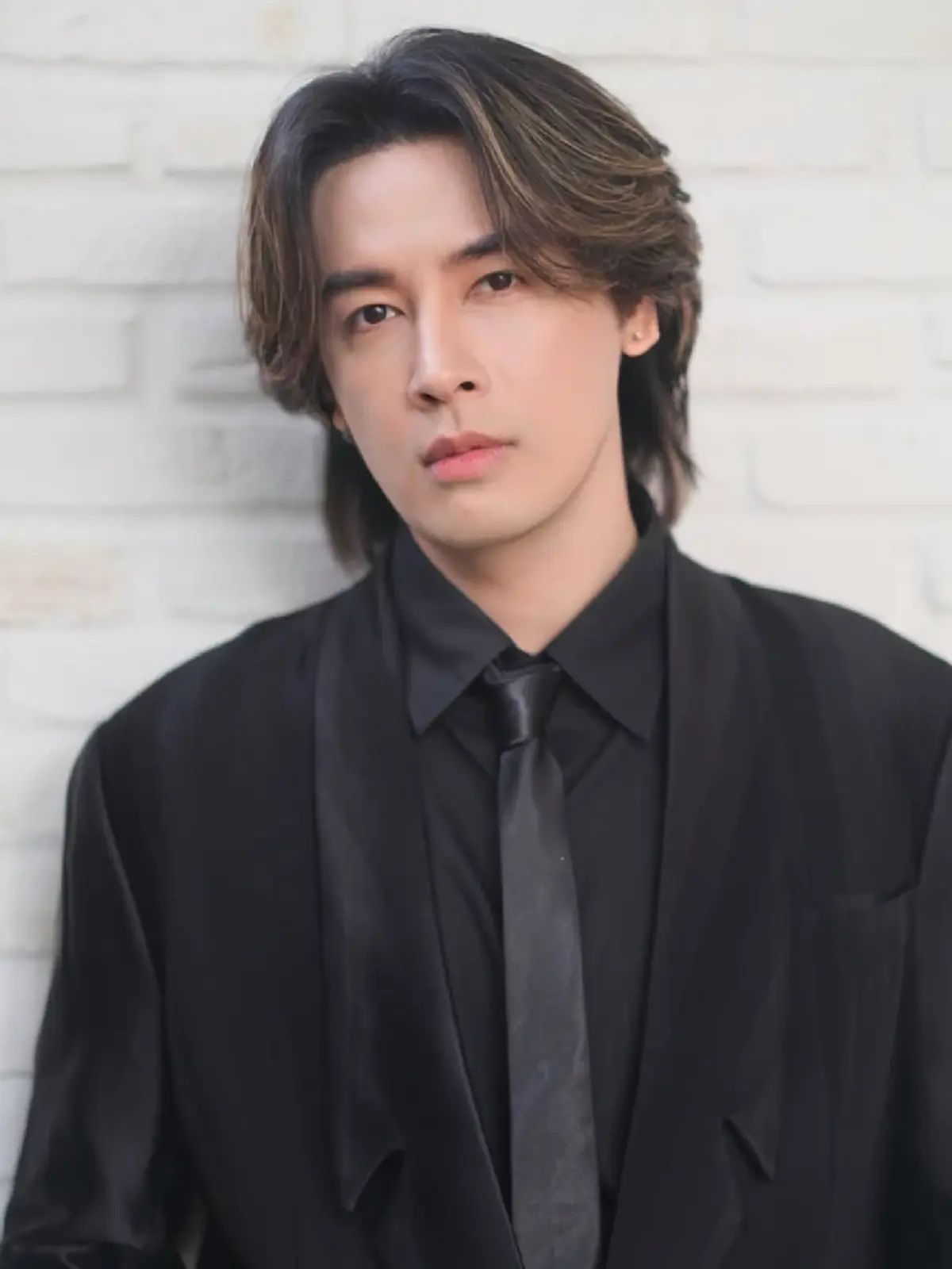 หล่อสวนวัย! ออย ธนา สุทธิกมล วัย 49 ภาพล่าสุดหน้าเด็กมาก  