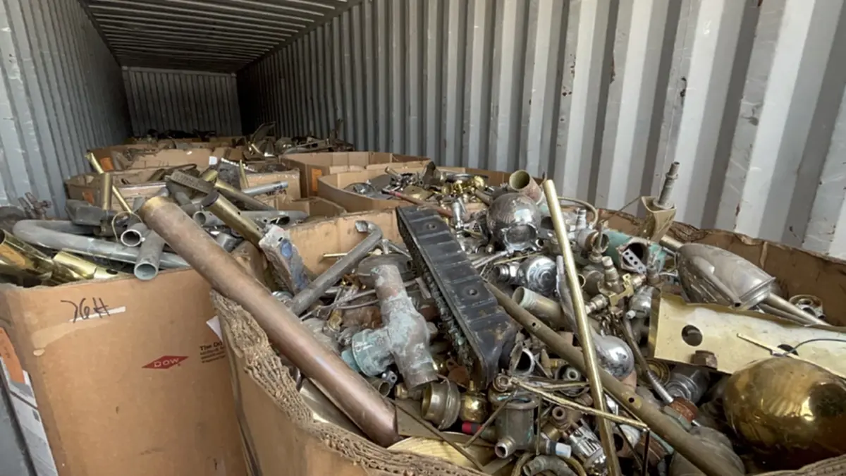 บุกแหลมฉบัง! อายัดขยะพิษ 18 ตู้ สำแดงเท็จตบตาเจ้าหน้าที่