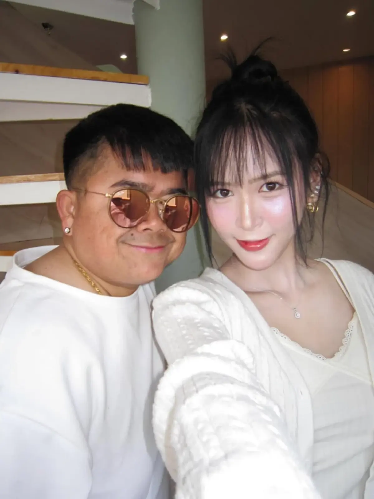 หวานไม่พัก! “โก๊ะตี๋” โพสต์ช็อตเด็ด “ใบมิ้นต์” หอมแก้มฟอดใหญ่ 