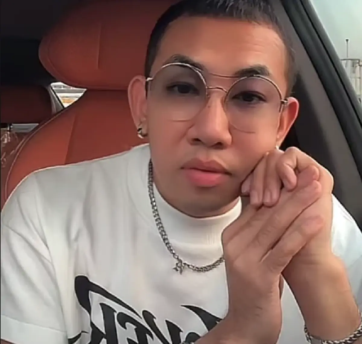 นาย เดอะคอมเมเดี้ยน ไลฟ์ถึง ไอซ์เมียเหน่ง เหม่งจ๋าย ถึงกับส่ายหัว