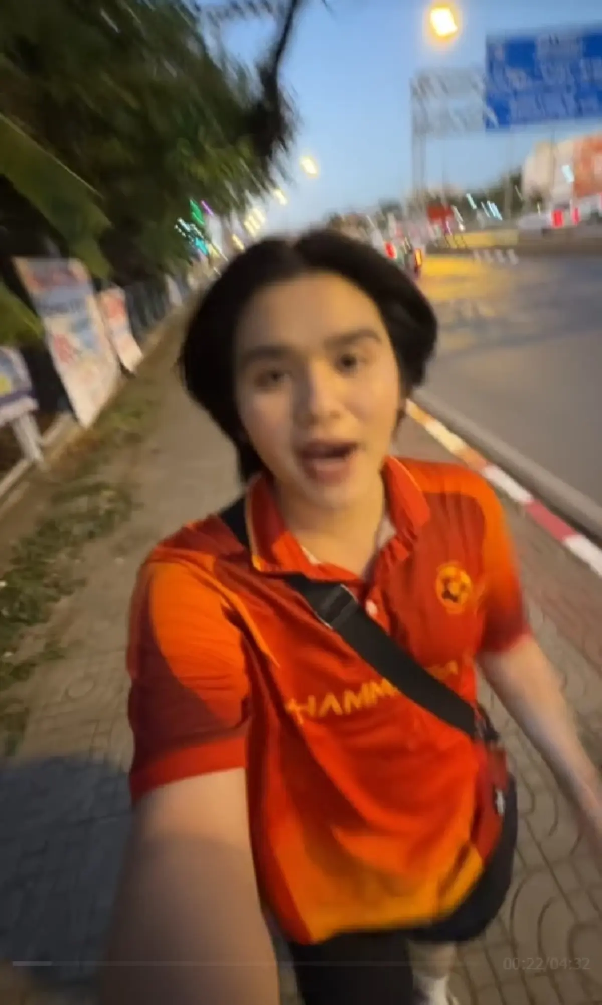 นศ.เดิน 47 กม. จาก มธ.รังสิต - ท่าพระจันทร์ สิ่งที่เจอพีกๆ ทั้งนั้น