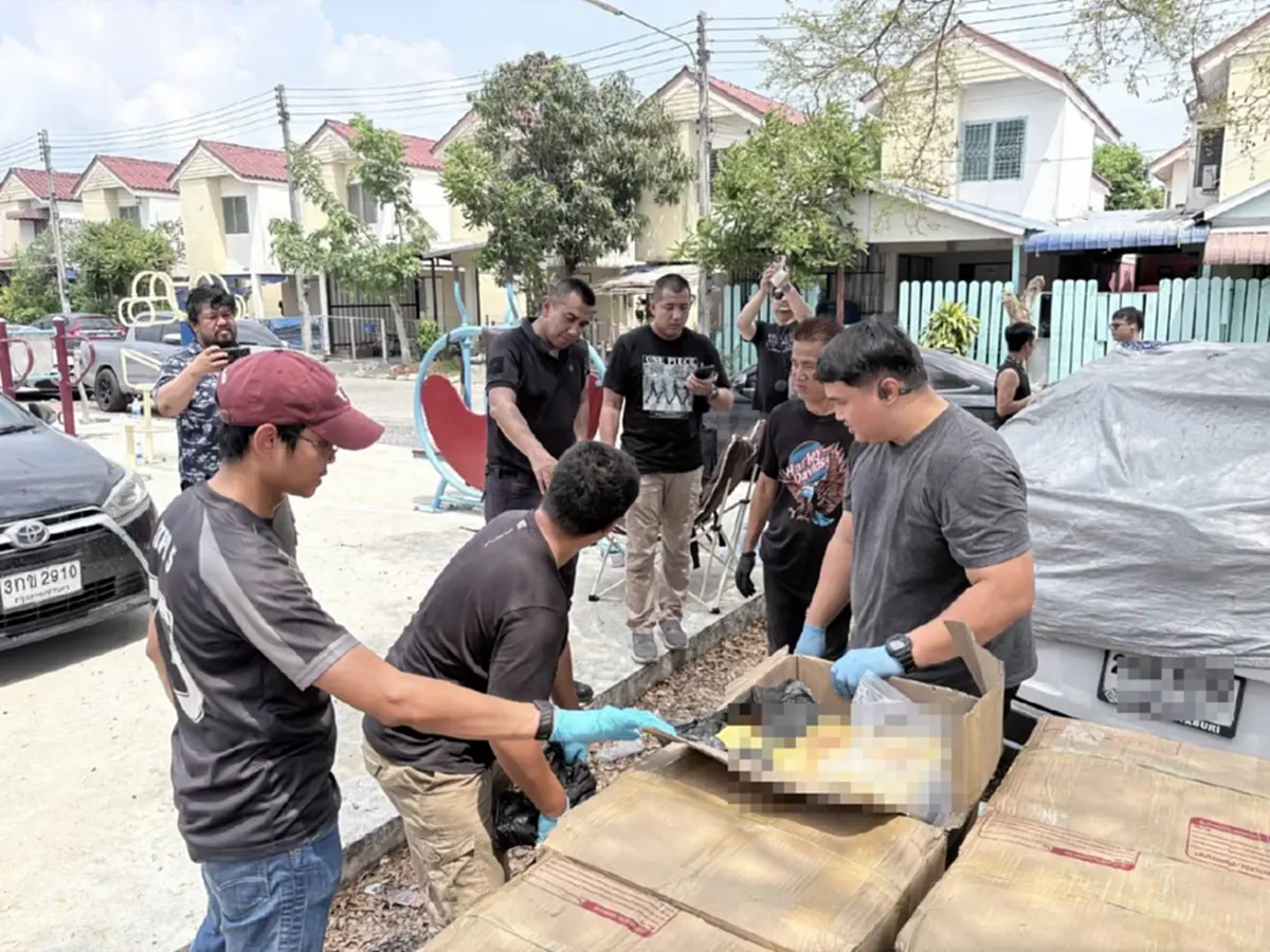 รวบ 3 มดงานคาบ้าน ยึดล็อตใหญ่ 2 ล้านเม็ด ยึดทรัพย์อีก 61 ล้าน