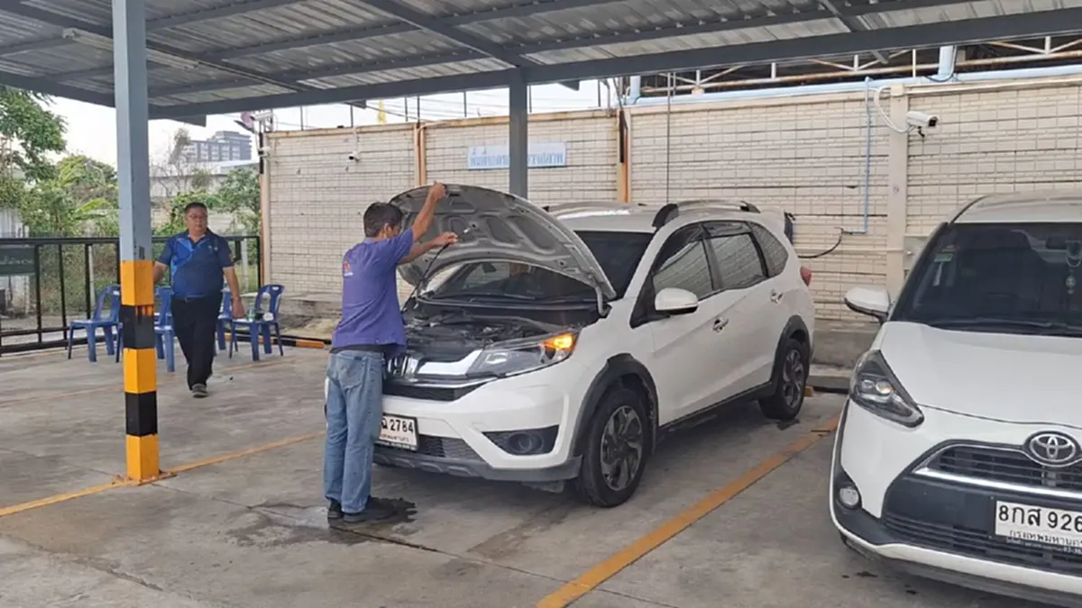 น้ำมันแพงทำพิษ! คนแห่ติดก๊าซรถยนต์พุ่ง 2 เท่า อู่คิวแน่น