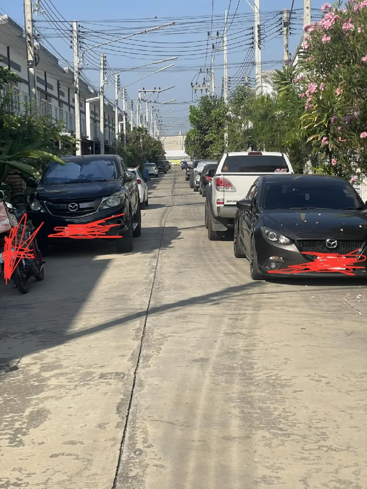 หนุ่มสุดทน ฉะเดือดเพื่อนบ้านจอดรถขวางมา 3 ปี  วันนี้ได้ผลเกินคาด