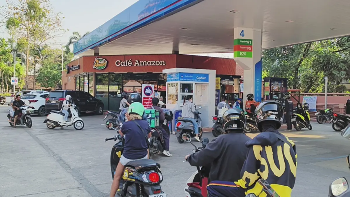 เชียงใหม่เดือด! ซัดกันนัวกลางปั๊ม หนุ่มเมาแซงคิวเติมน้ำมัน