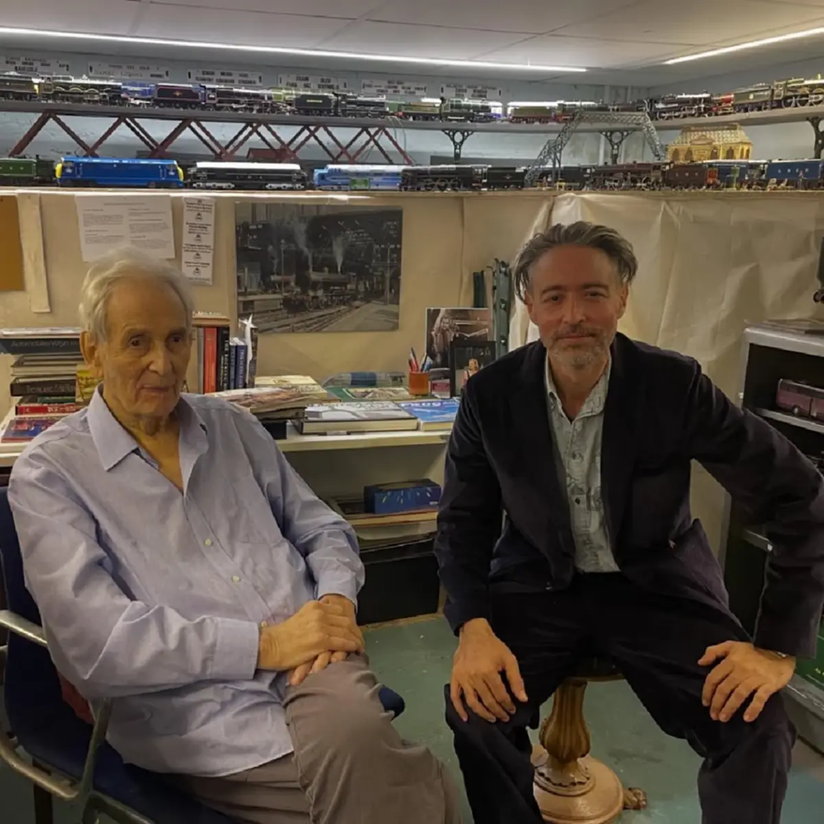 “ฮิวโก้” โพสต์ภาพคู่คุณพ่อวัย 90 ปี หล่อเท่เหมือนกันเป๊ะ