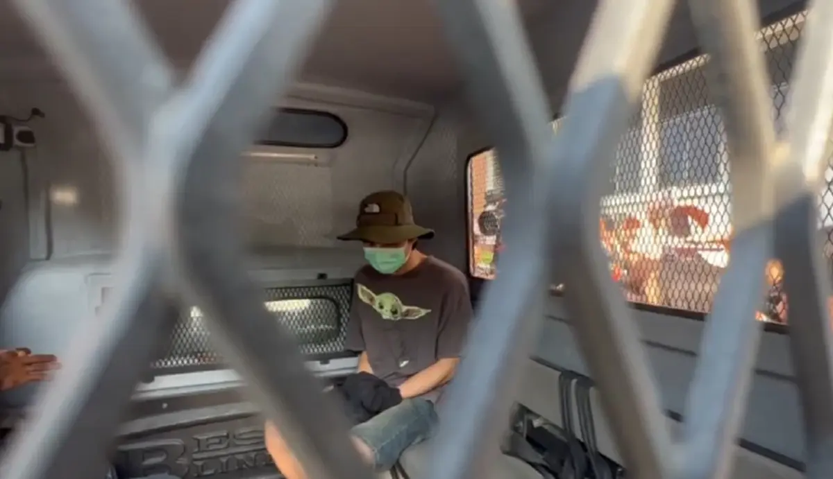 ถึงว่า ต้อม 8 ถุง อ่านหนังสือธรรมะ ไม่น่าเชื่อคำตอบ "รักแรมมั้ย"