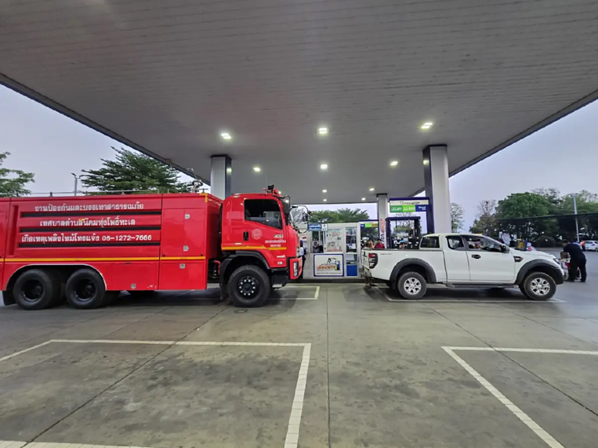 น้ำใจเจ้าของปั๊มกำแพงเพชรแจกน้ำเต้าหู้ฟรีปลอบใจคนรอคิวน้ำมัน