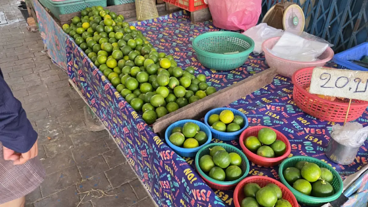อุทัยฯ มะนาวพุ่ง 6 บาท ผักสดราคาพุ่งพรวด หวั่นน้ำมันขึ้นซ้ำเติม