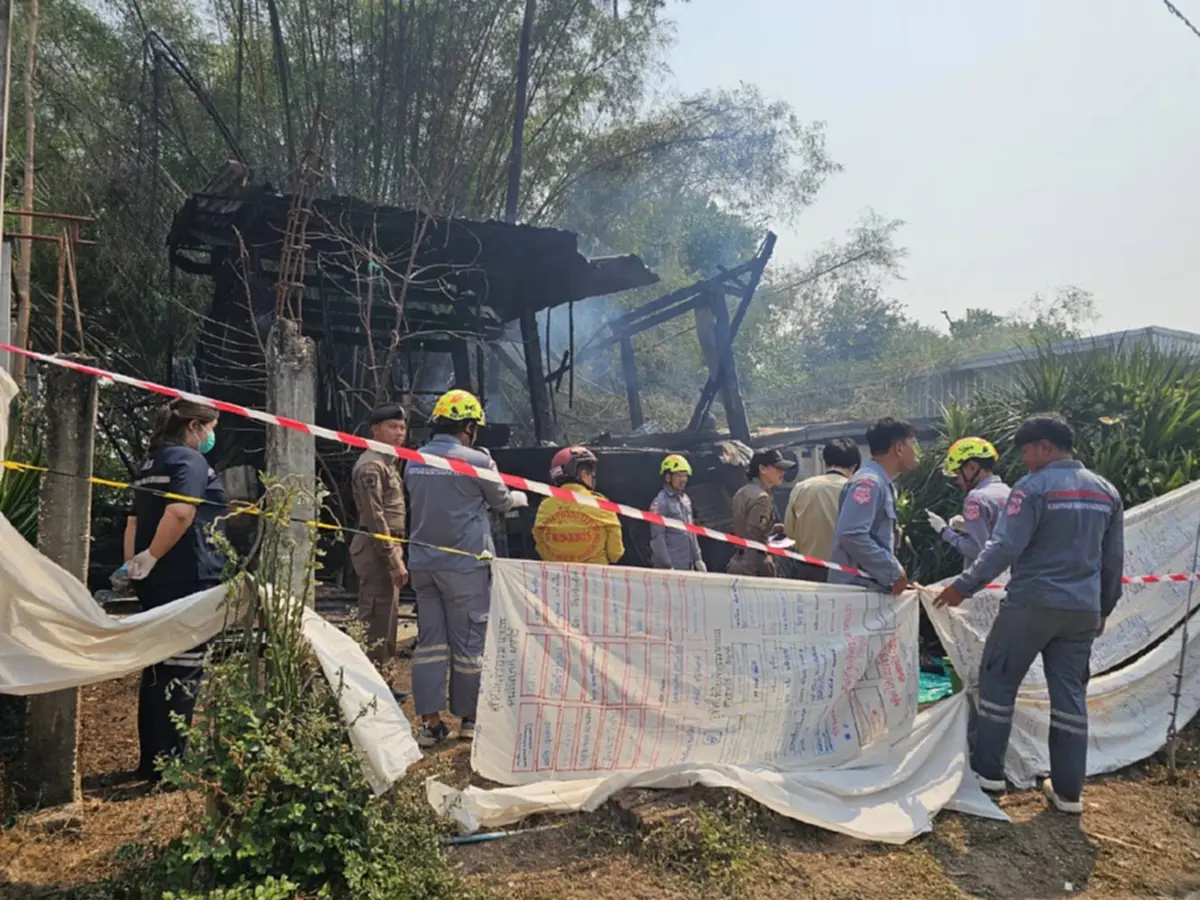 สลด! ลุงวัย 70 จุดไฟเผาใบไผ่ ลามปิดทางหนี เสียชีวิตกลางกองเพลิง