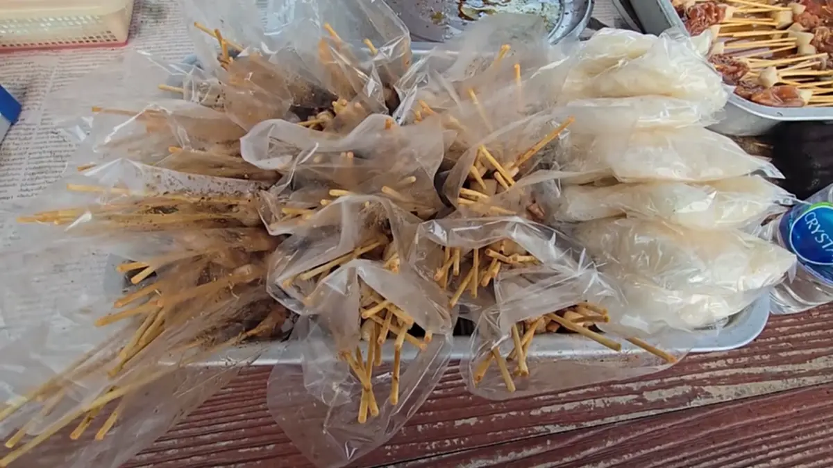 สู้เพื่อลูกค้า! หมูปิ้ง ไม้ละ 2 บาท ยันไม่ขึ้นราคาแม้ต้นทุนพุ่ง