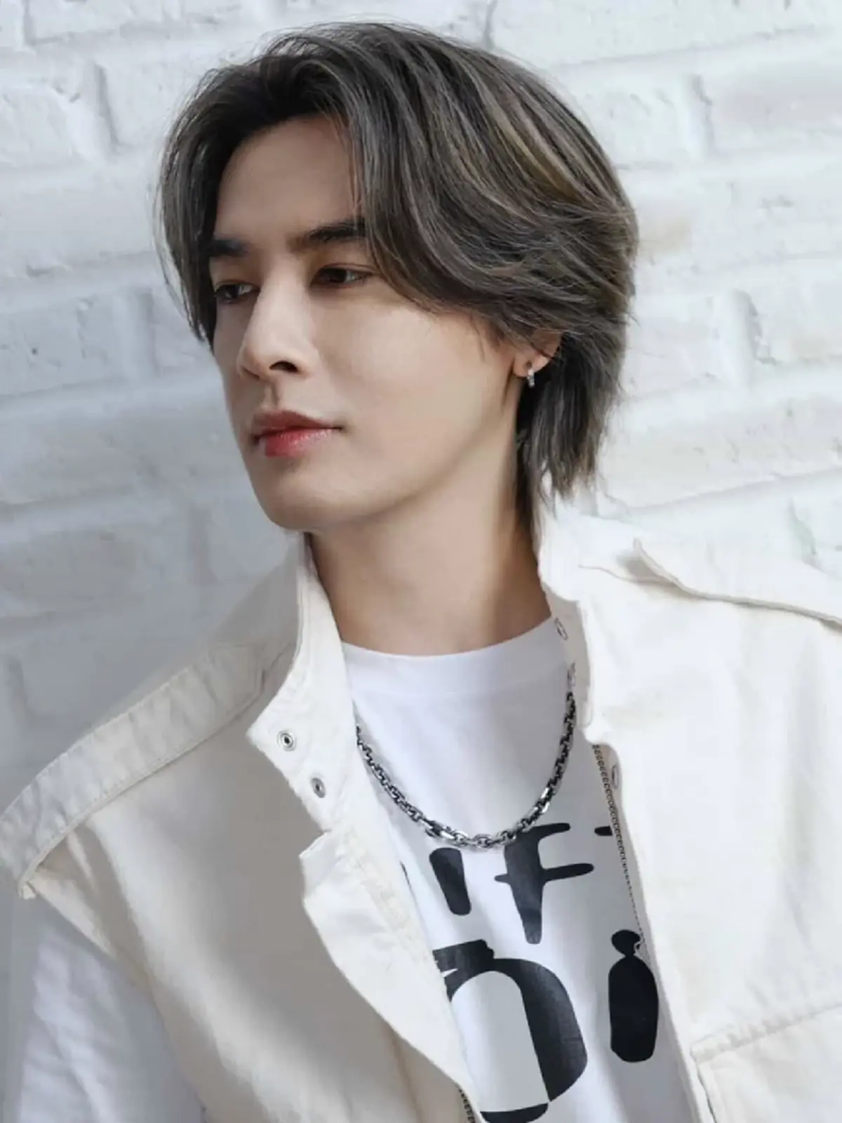 หล่อสวนวัย! ออย ธนา สุทธิกมล วัย 49 ภาพล่าสุดหน้าเด็กมาก  