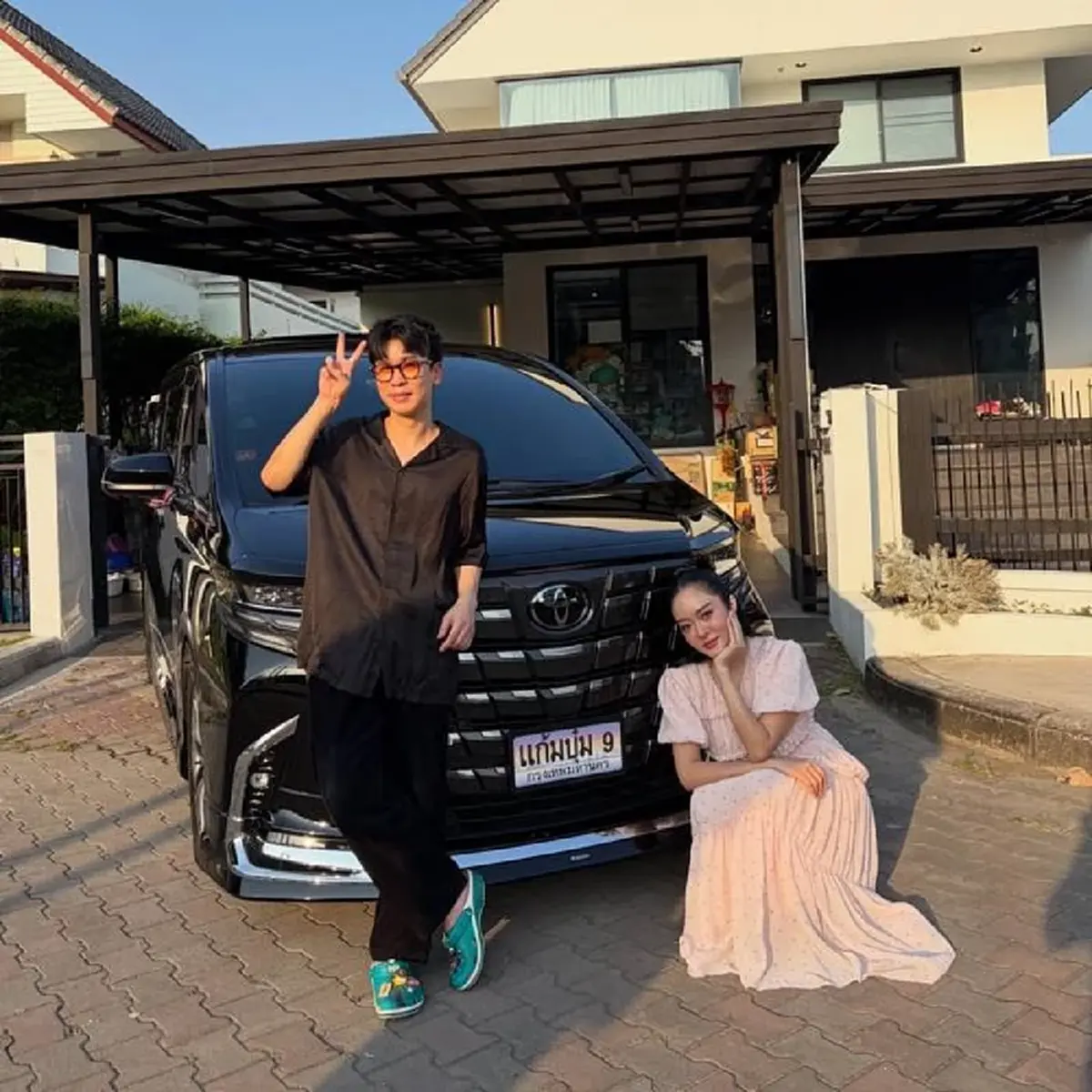 พี่พีท โอนกรรมสิทธิ์เปลี่ยนทะเบียนรถให้ แก้มบุ๋ม เลขทะเบียนสวยมาก