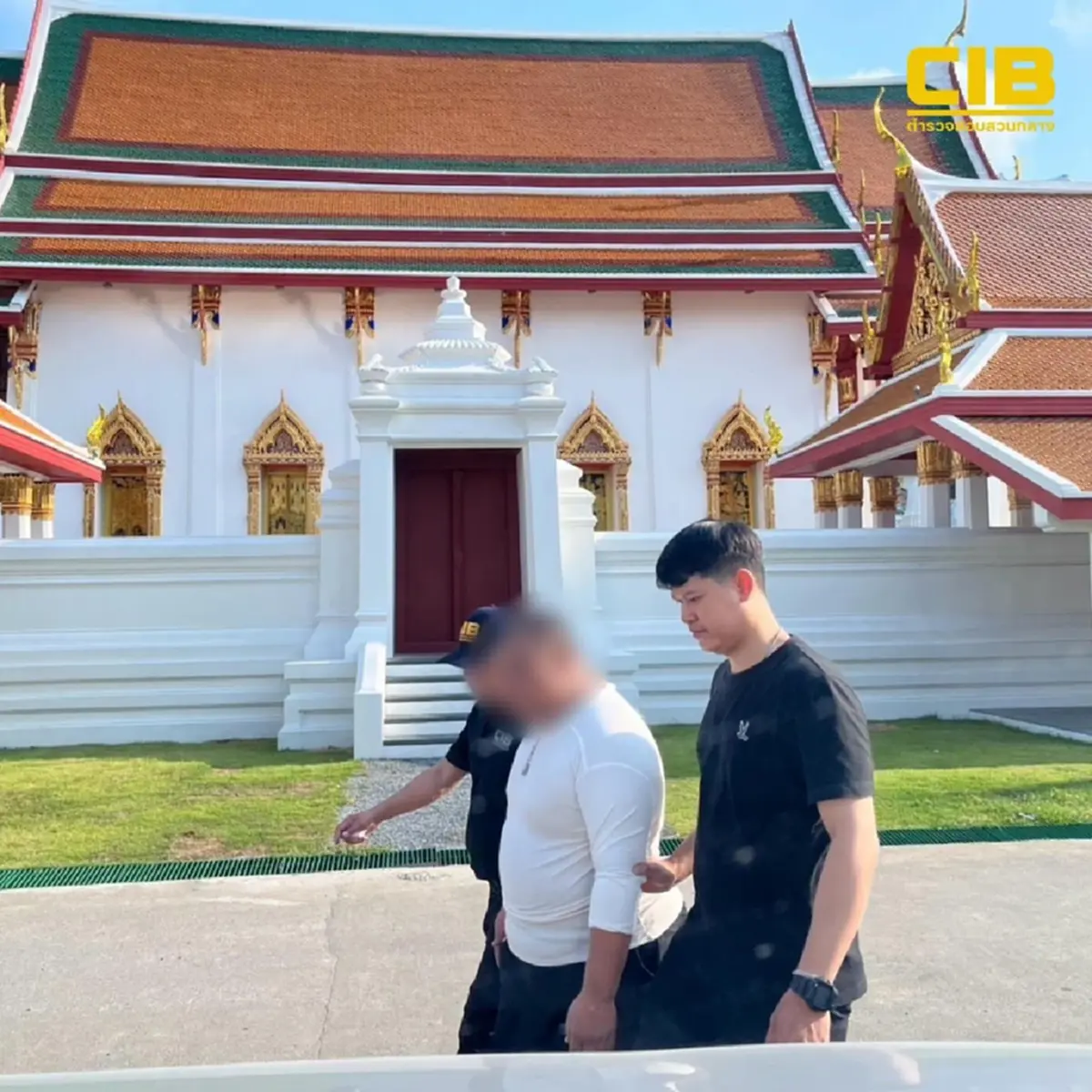 บุกรวบพระมหาวัดดังคากุฏิกลางกรุง พร้อมพระคู่หู ลวงสามเณร!