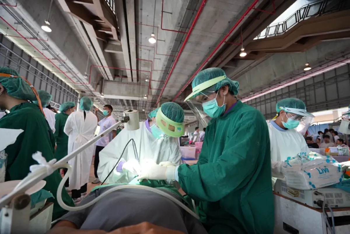 มข. จัดใหญ่! ยกทัพหมอคน-หมอสัตว์ บุกสถานีรถไฟบริการชุมชนฟรี