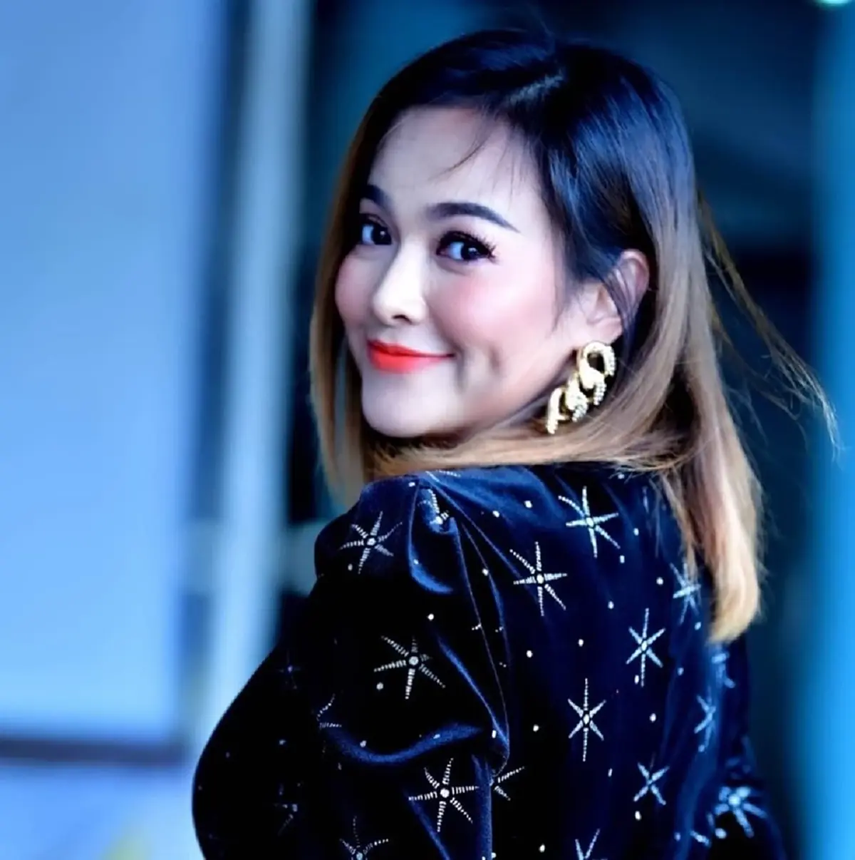 ชัดเจนแล้วว่าโพสต์ถึงใคร "แมงปอ ชลธิชา" ลั่น วุฒิภาวะ สำคัญนะ!