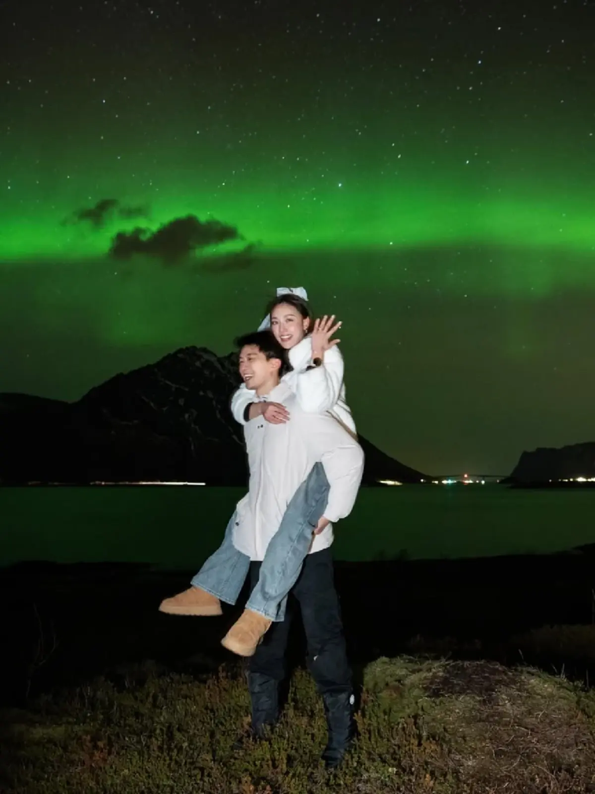 นักแสดงหนุ่ม เซอร์ไพรส์ขอแฟนสาว นางเอกดัง แต่งงานกลางแสงเหนือ