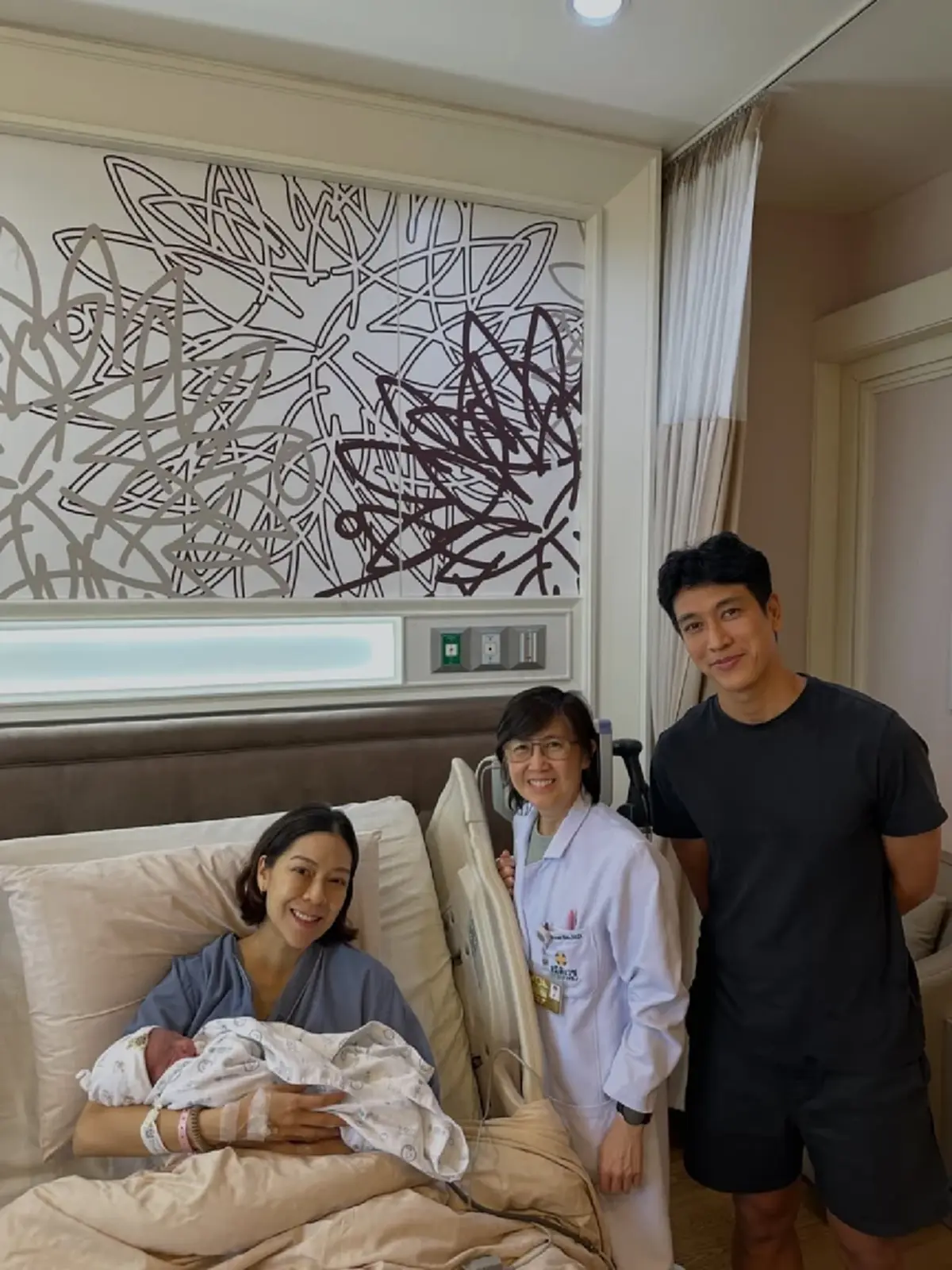 กลั้นน้ำตาไม่อยู่! อยู่ข้างภรรยา 12 ชม. ช่วยทำคลอดลูกคนแรก