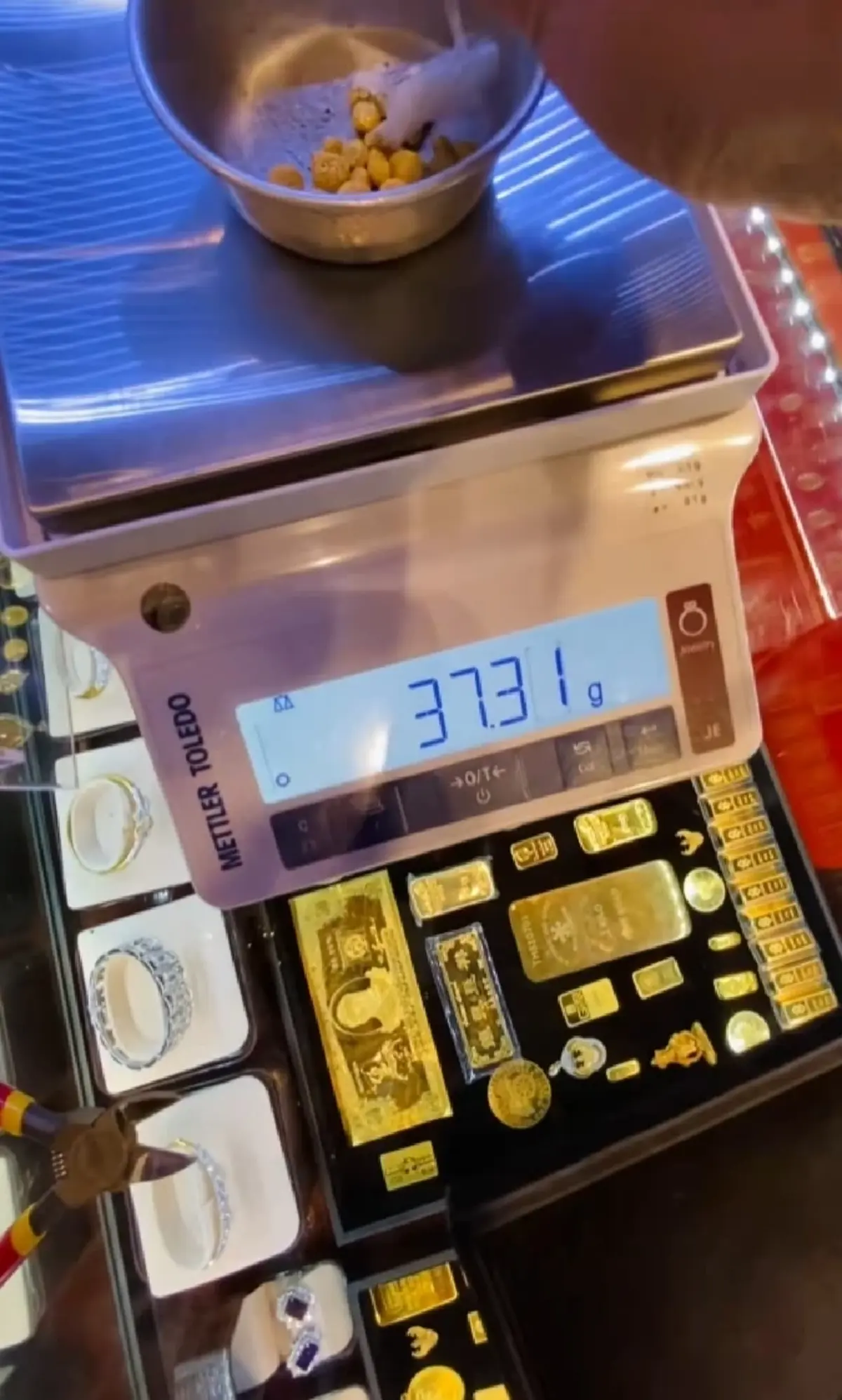 สาวนำทองแม่น้ำโขง มาให้ นะโม ตรวจ หลังเคยขายที่อื่นได้แค่ 5 หมื่น