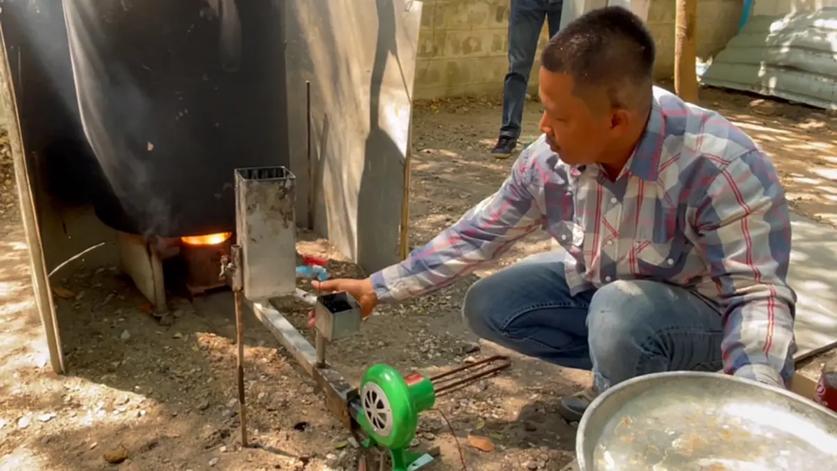 วัดหนองขุ่นผุดไอเดียเจ๋ง กลั่นขยะพลาสติกเป็นดีเซลช่วยชาวบ้าน