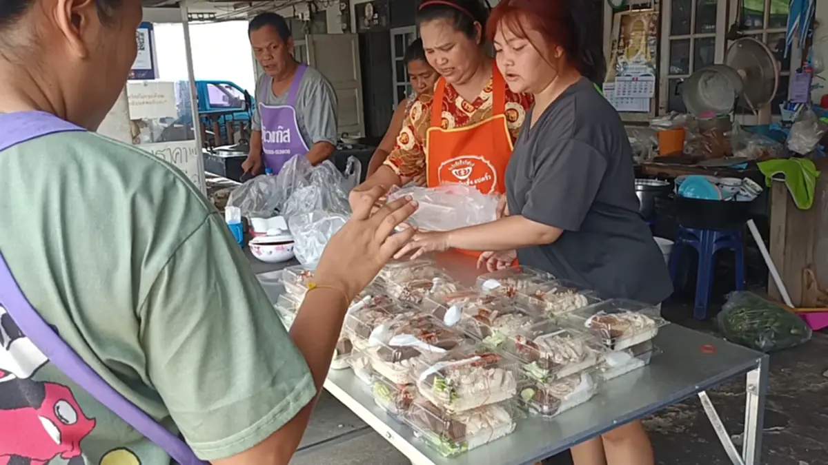 สั่ง 100 กล่องแล้วเท! แม่ค้าข้าวมันไก่ฉะเชิงเทราช้ำแถมโดนด่าซ้ำ