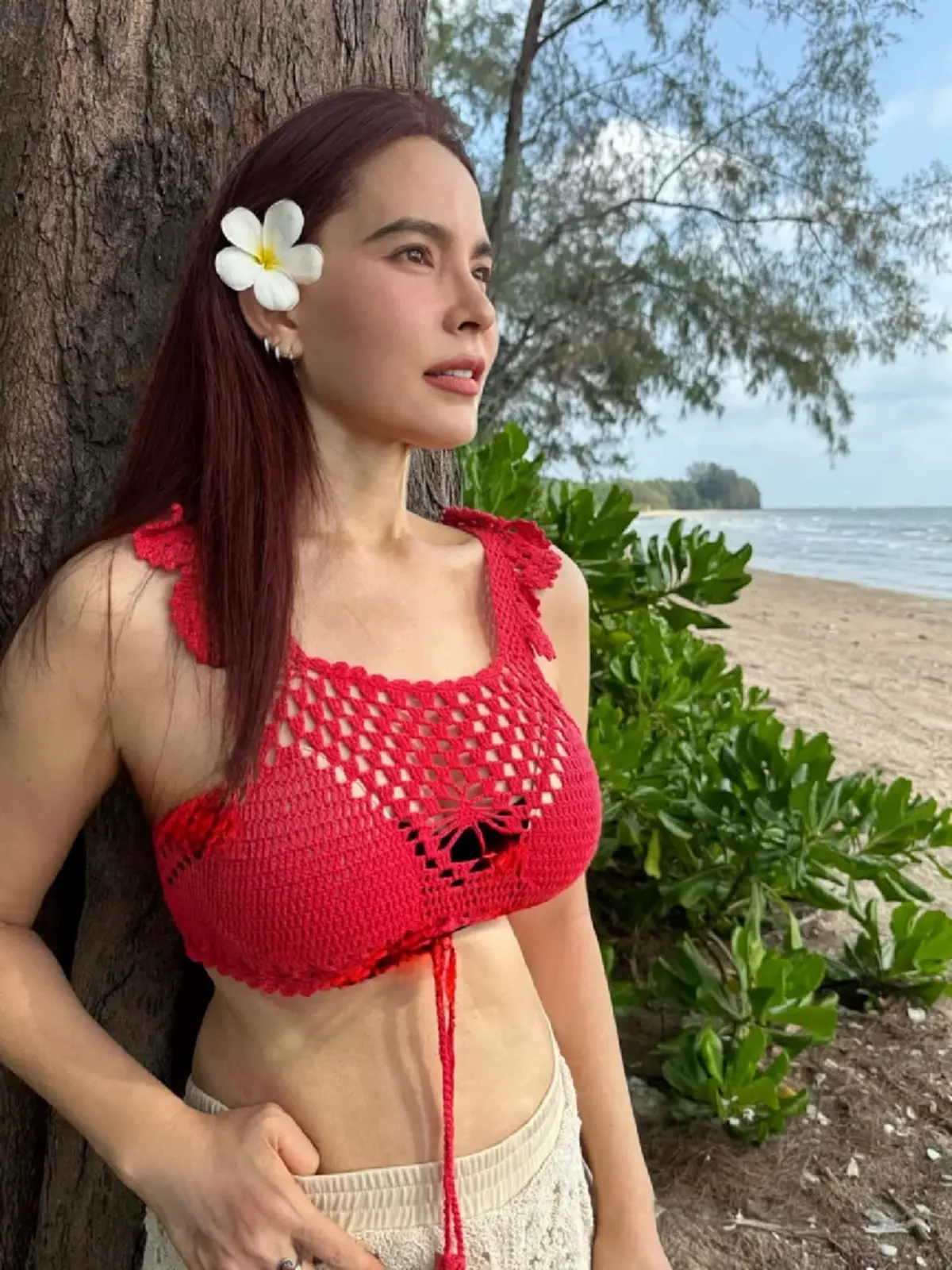 “มาช่า” เสิร์ฟลุคชิลริมทะเล แต่ความแซ่บทำโฟกัสวิวไม่ลง