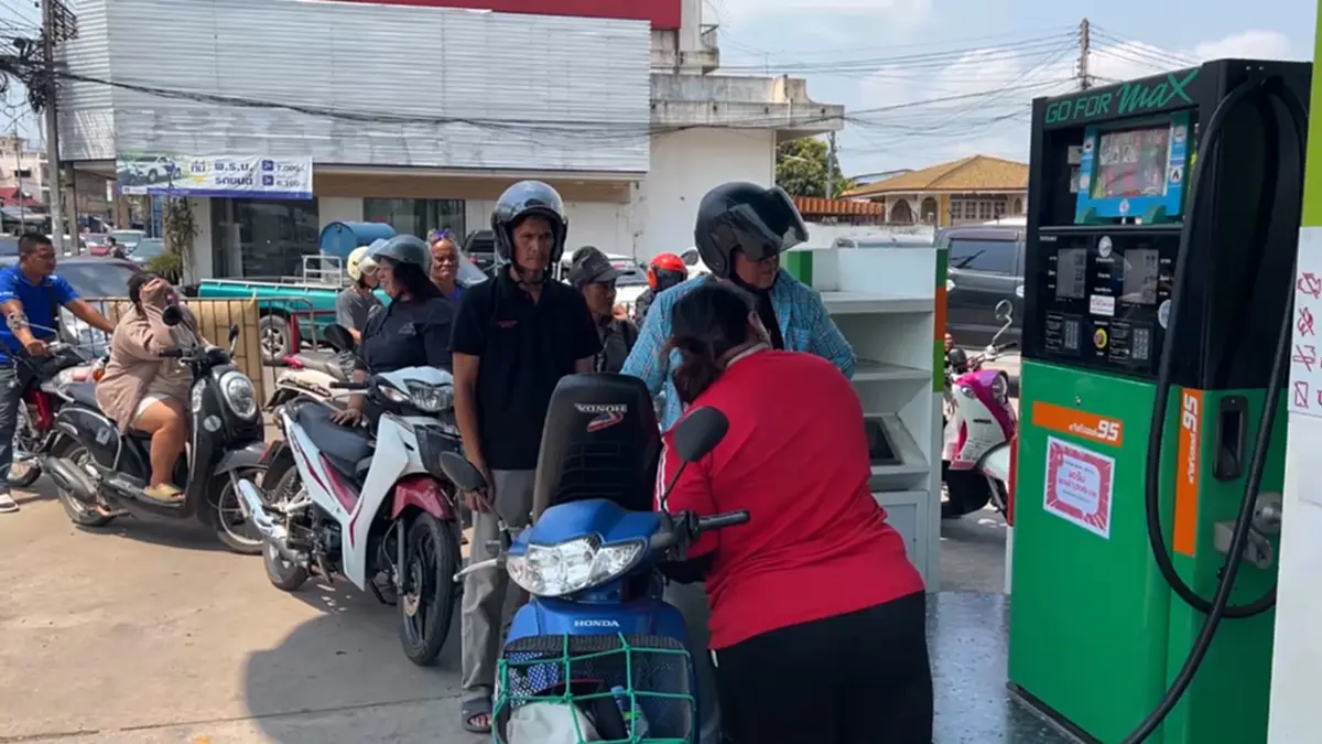 ปั๊มชัยนาทสำรองน้ำมันดีเซล 600 ลิตรให้รถฉุกเฉิน-กู้ภัย ท่ามกลางวิกฤตขาดตลาด