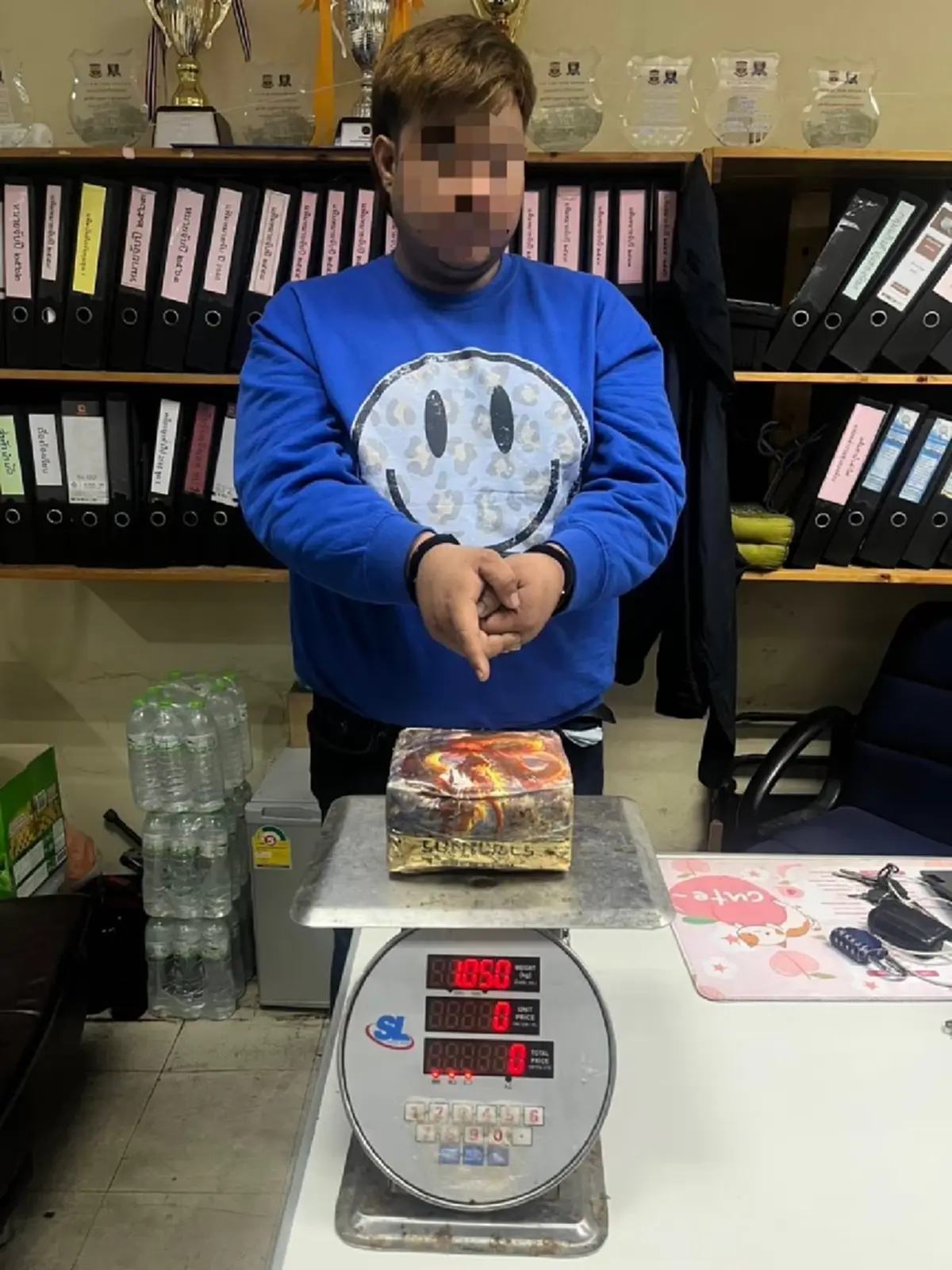 เกือบไป พ่อค้ายาไหวตัวทัน เจอไล่ล่า จับพร้อมของกลางคารถ