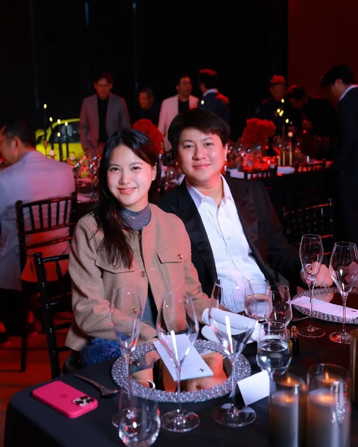 “มินนี่ ภัณฑิรา” ว่าที่เจ้าสาวพันล้าน “ไฮโซกี้” คุกเข่าขอแต่งงาน 