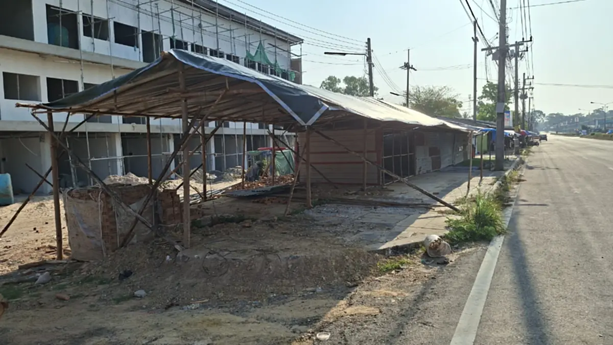 วอนเห็นใจ! เทศบาลปักป้ายจัดระเบียบทางเท้าซ้ำเติมปากท้อง