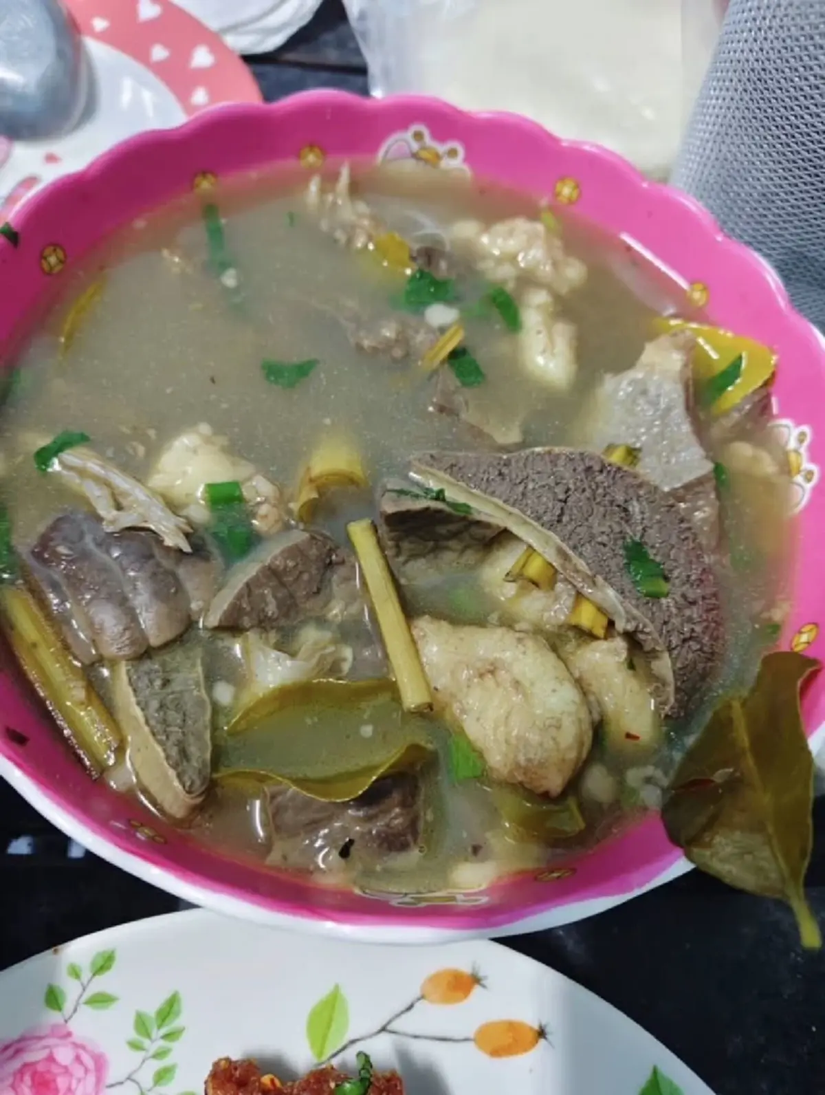 อวสานต้มเนื้อ เกือบเจ็บหนัก ตักคำแรกไม่เป็นไร คำต่อไปเจอดี