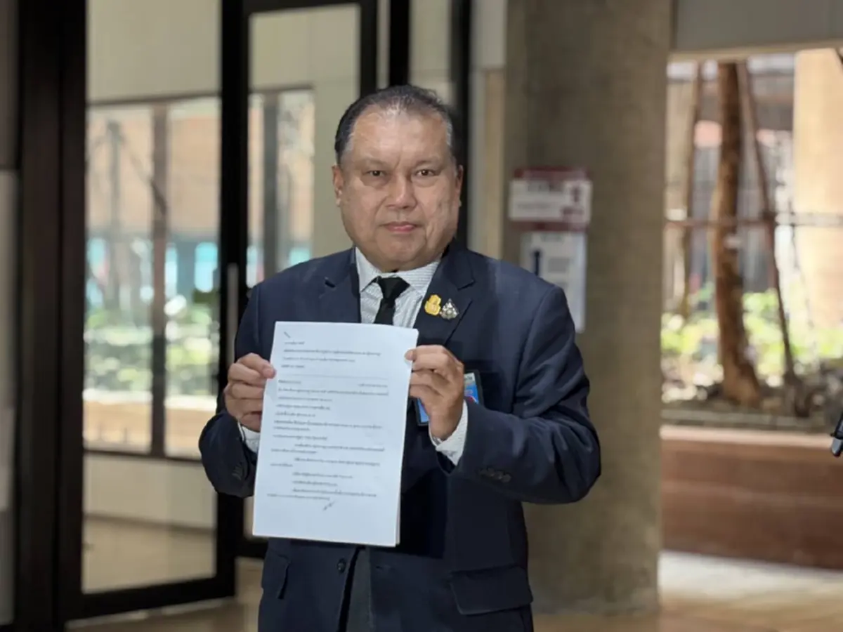 สนธิยาบุกสภาจี้หมอวรงค์สละสิทธิ์ค่าข้าว-ลดผู้ช่วย สส.