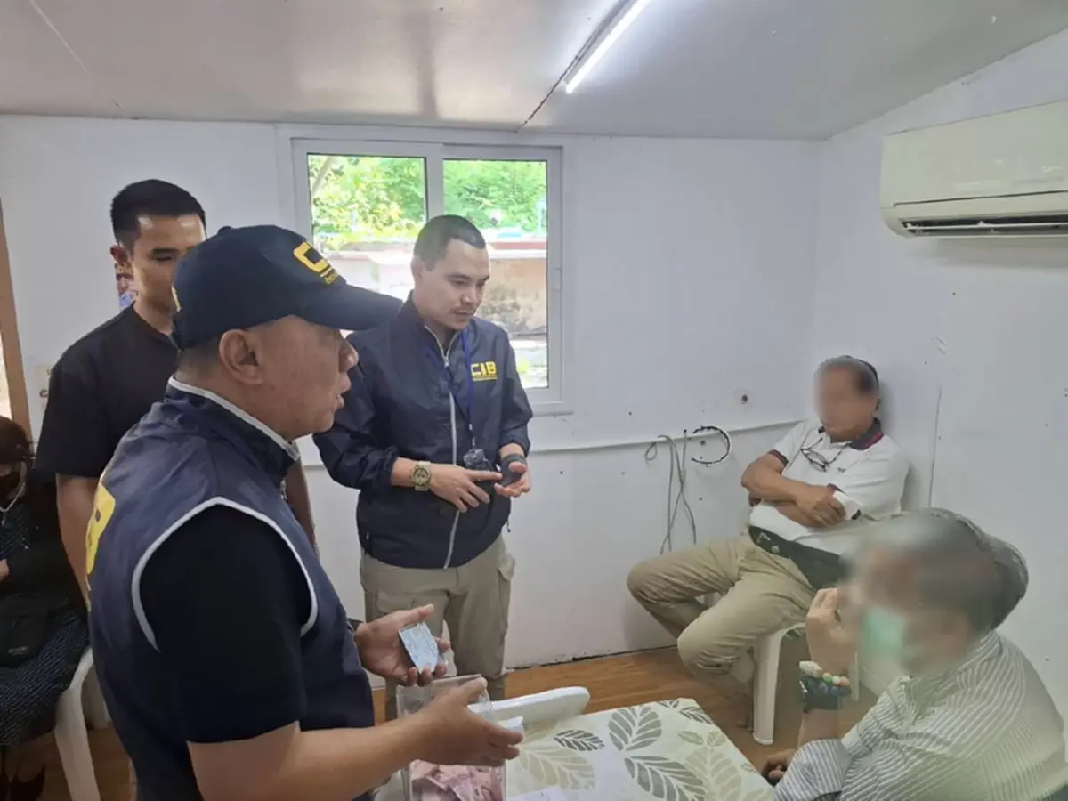 บุกคลินิกรวบหมอเถื่อน รักษาพิสดาร ใช้เหล็กในผึ้งสะกิดตา