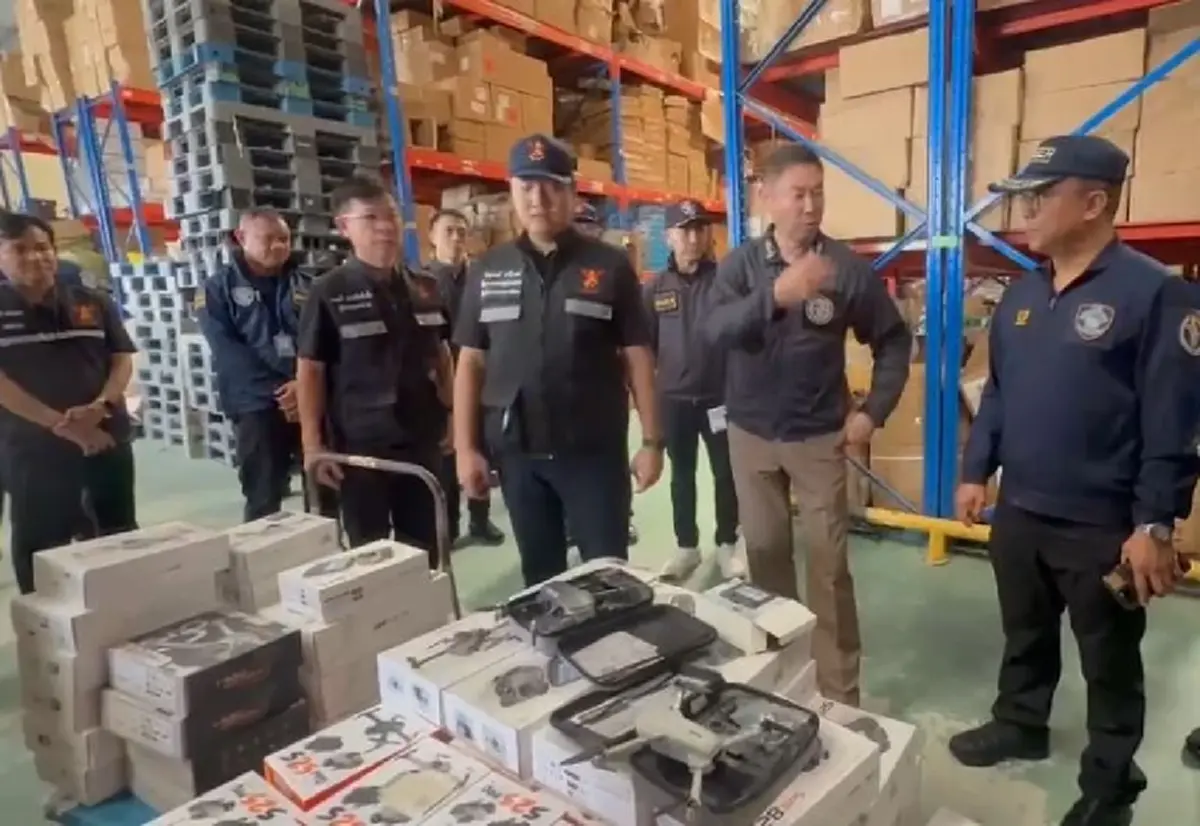 บุกโกดังโดรนเถื่อน ลอบนำเข้าจากจีน ยึด 5 ล้าน ภัยความมั่นคง
