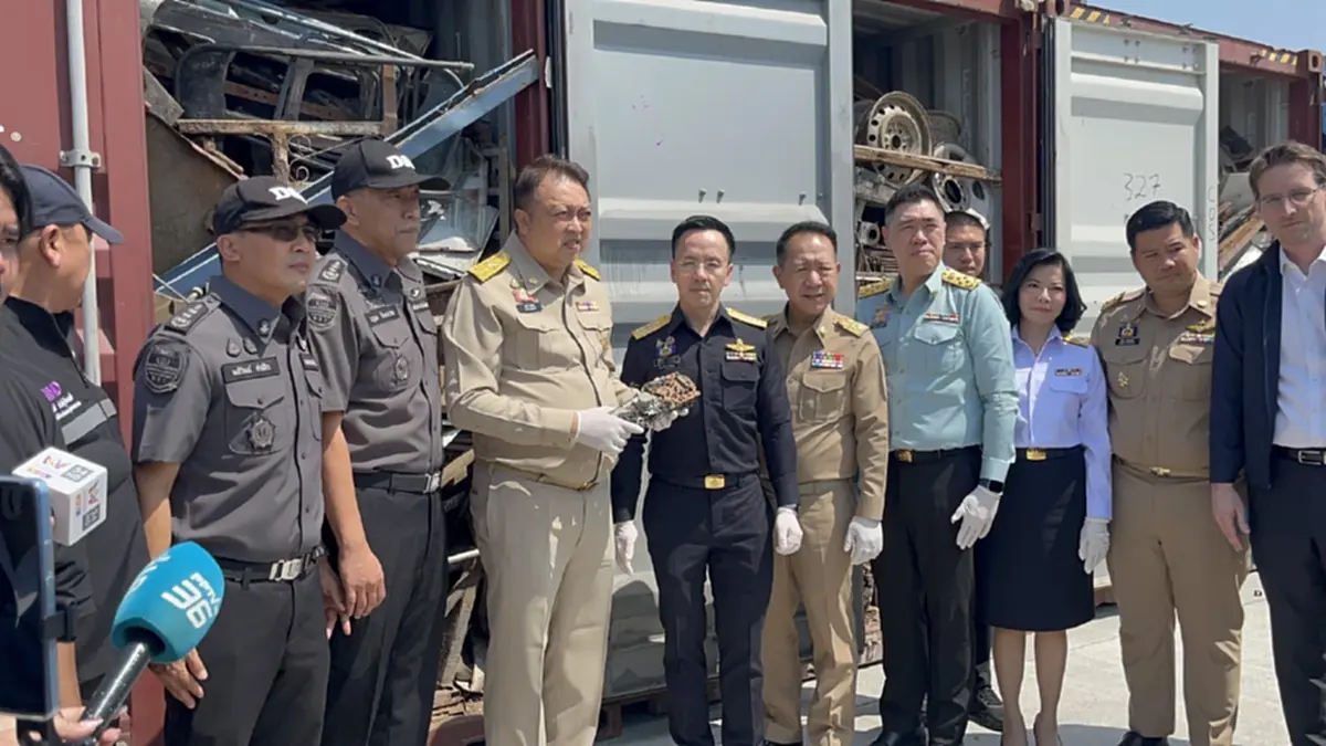 บุกแหลมฉบัง! อายัดขยะพิษ 18 ตู้ สำแดงเท็จตบตาเจ้าหน้าที่