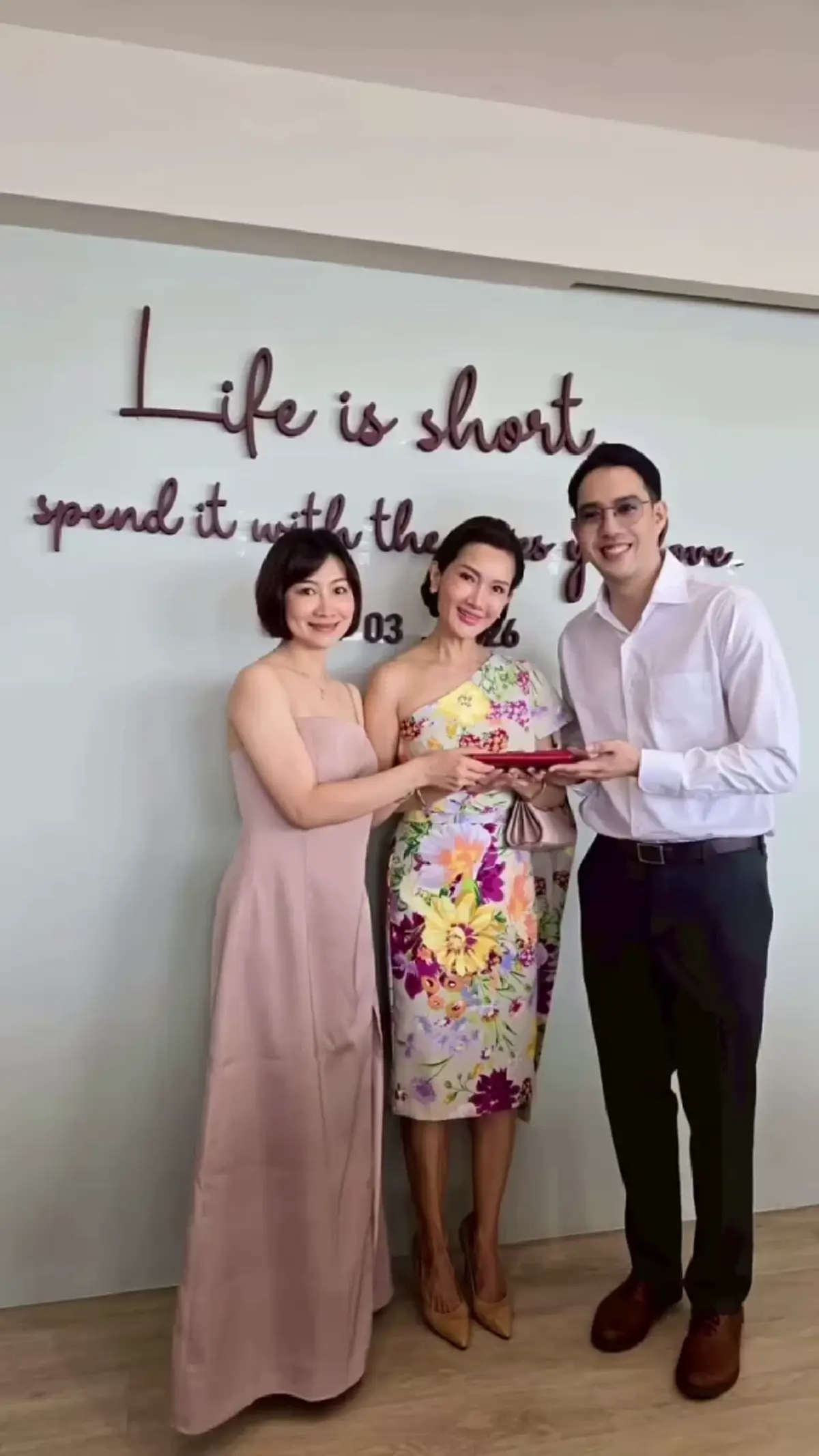 สุดปลื้ม! “ดี้ ชนานา” ส่งลูกชายดีกรีสจ๊วต เข้าพิธีวิวาห์อบอุ่น