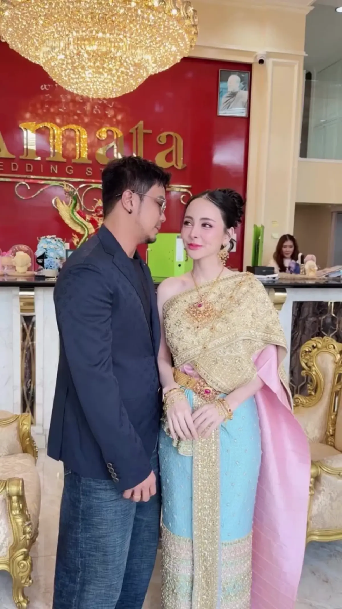 ฮือฮาภาพชุดวิวาห์ หนุ่ม กะลา – จ๊ะโอ๋ งามพริ้งงดงามเหมือนงานแต่ง