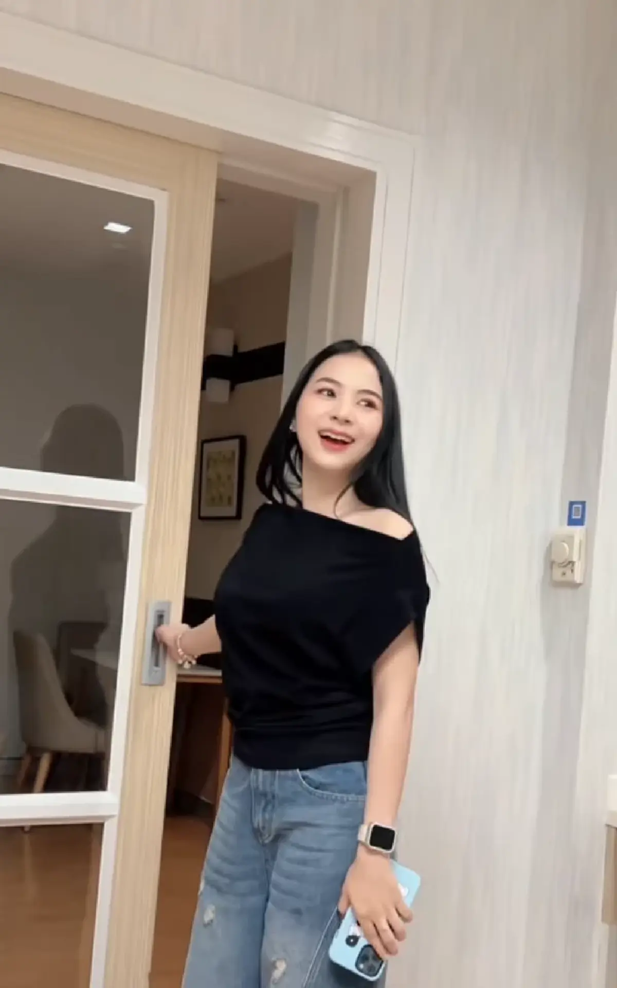 มูฟออนแล้ว? เนเงิน เปิดตัวแฟนใหม่ หลังจบไม่สวย ขนุน ดราม่าสนั่น!