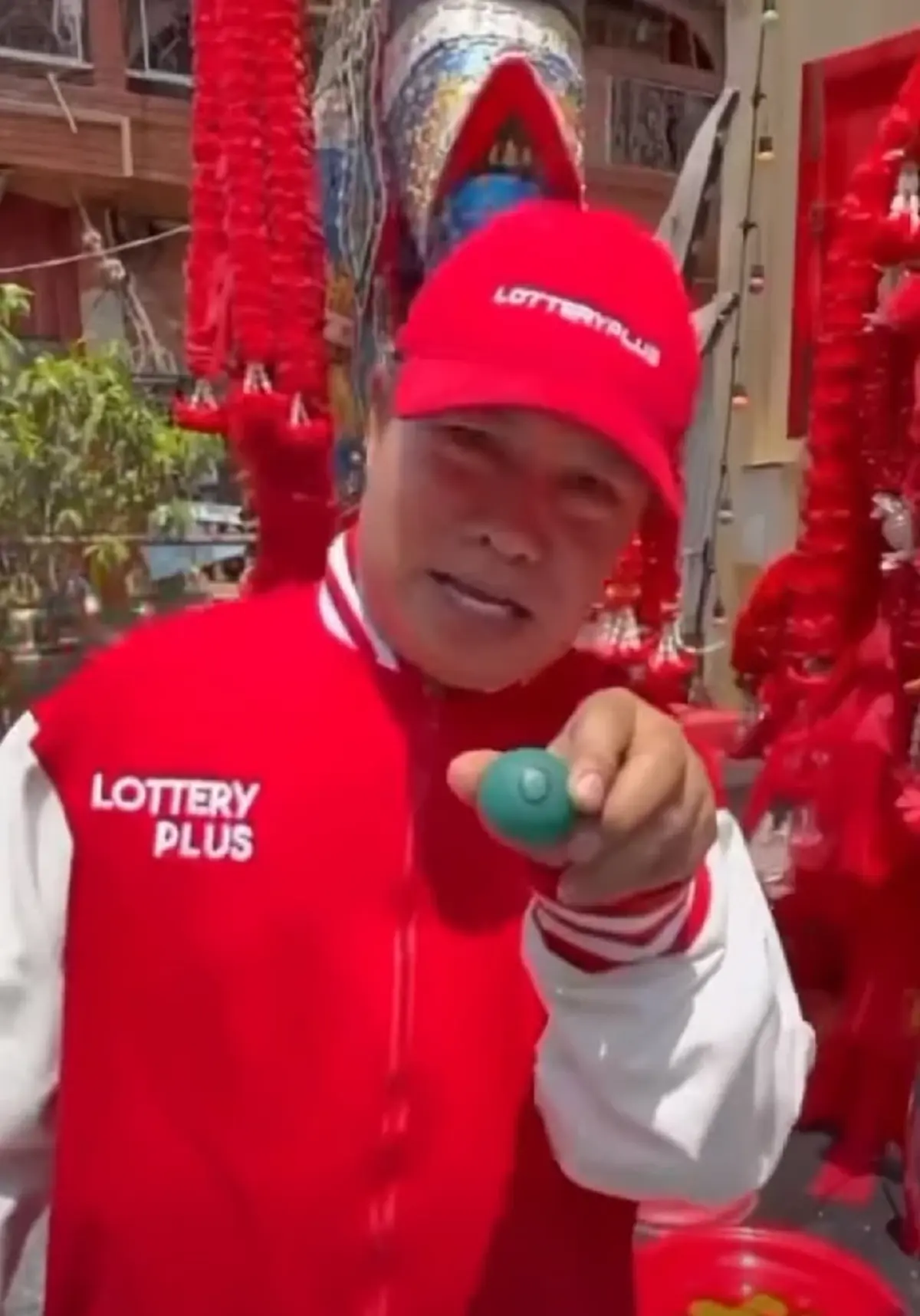 มนต์สิทธิ์ ล้วงไหปิงปองวัดแก้วฟ้าจุฬามณี สะดุดตาเลขที่ได้