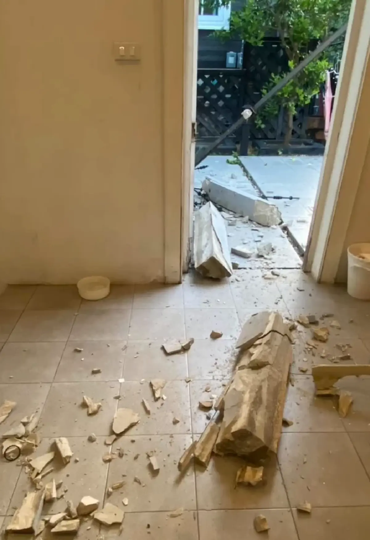 นาทีระทึก บ้านหรู 50 ล้าน ดีเจต้นหอม พังกลางดึก ลั่นมันผิดที่ใคร