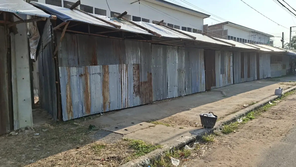 วอนเห็นใจ! เทศบาลปักป้ายจัดระเบียบทางเท้าซ้ำเติมปากท้อง