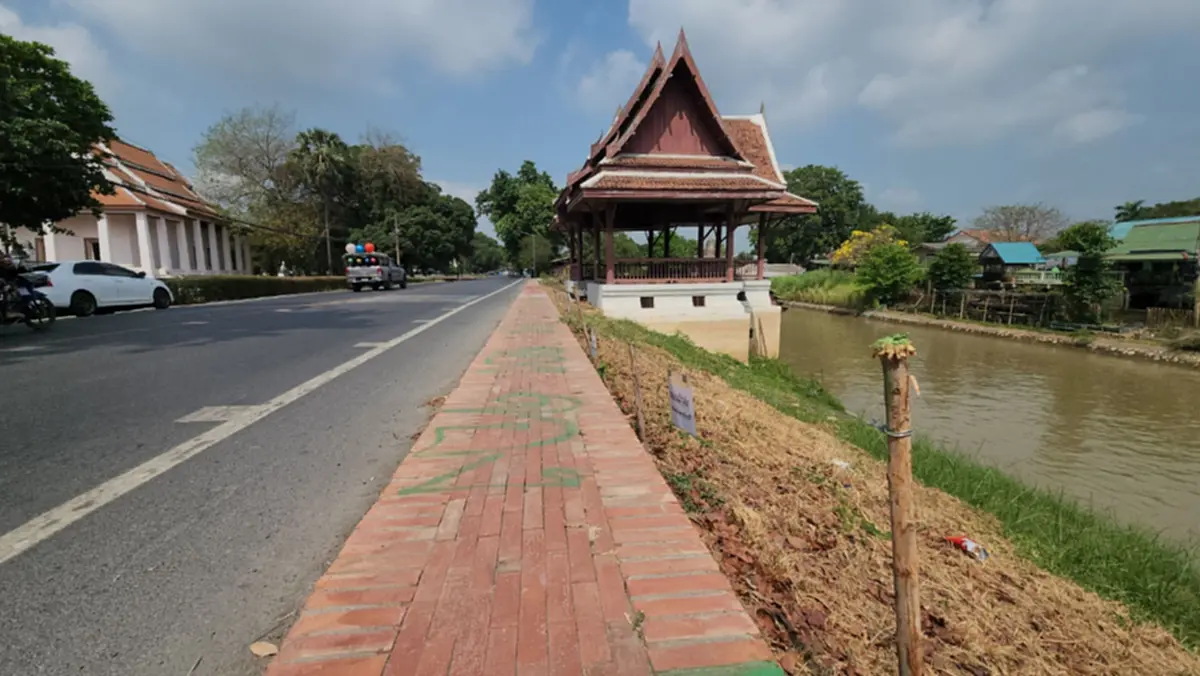 อยุธยาเร่งลบสีสเปรย์จองที่หน้าวัดดัง ปกป้องภาพลักษณ์มรดกโล