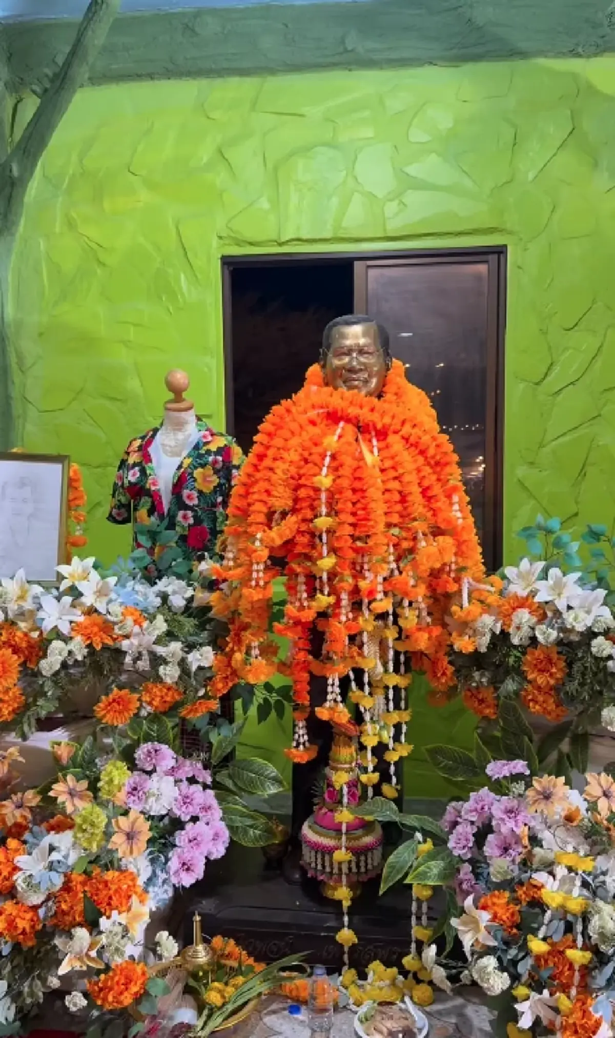 "ฮาย อาภาพร" ล้วงไหหยิบลูกปิงปอง งานรำลึกพ่อไวพจน์ เพชรสุพรรณ