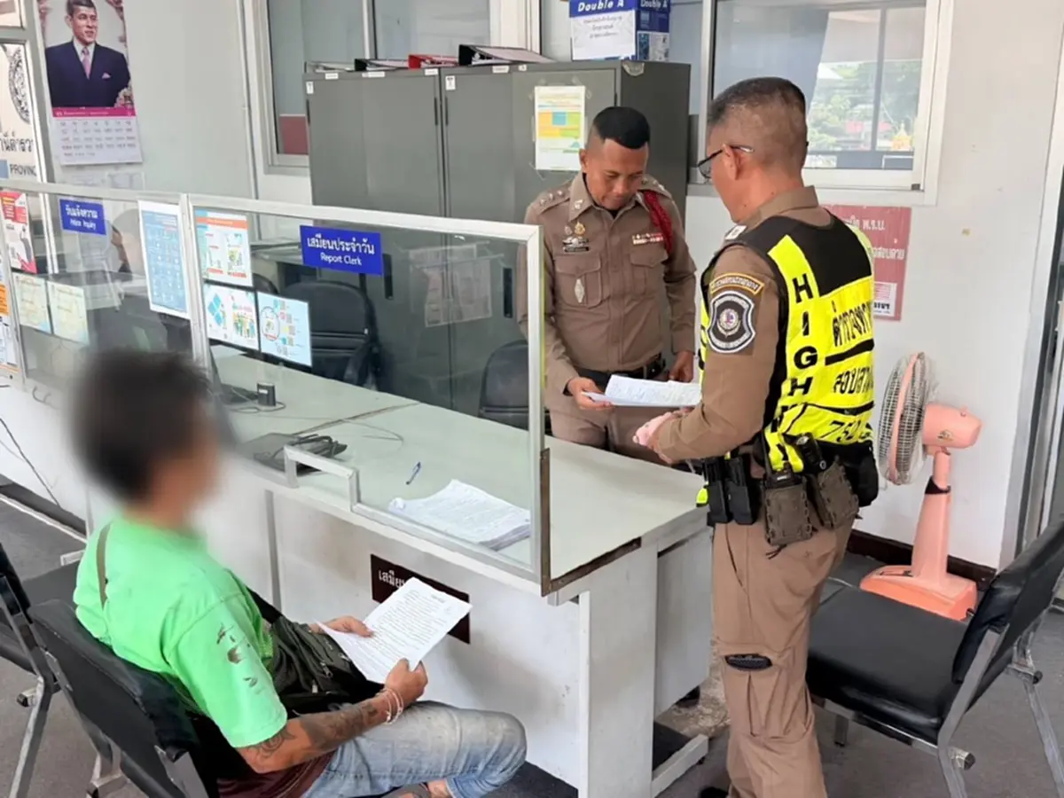 จับสิบล้อโม่ปูนบรรทุกเกินพิกัดกว่า 1 ตัน อ้างเพิ่งขับเที่ยวแรก