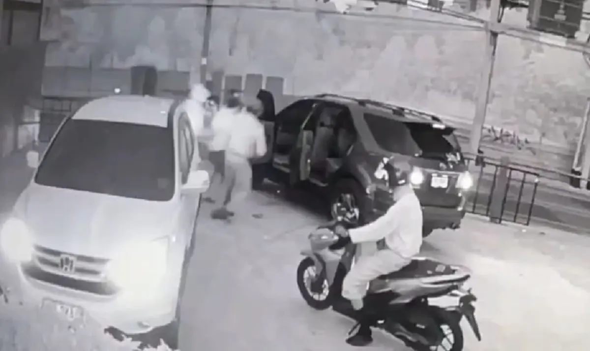 อุกอาจ วงจรปิดเห็นทุกอย่าง นาทีอุ้มผู้จัดการหนุ่ม บังคับขึ้นรถ