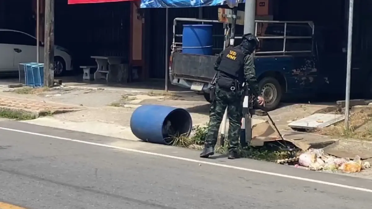 ระทึกศรีสาคร! วางบึมถังขยะหน้าร้านอาหารสัตว์ เย้ยรอมฎอน