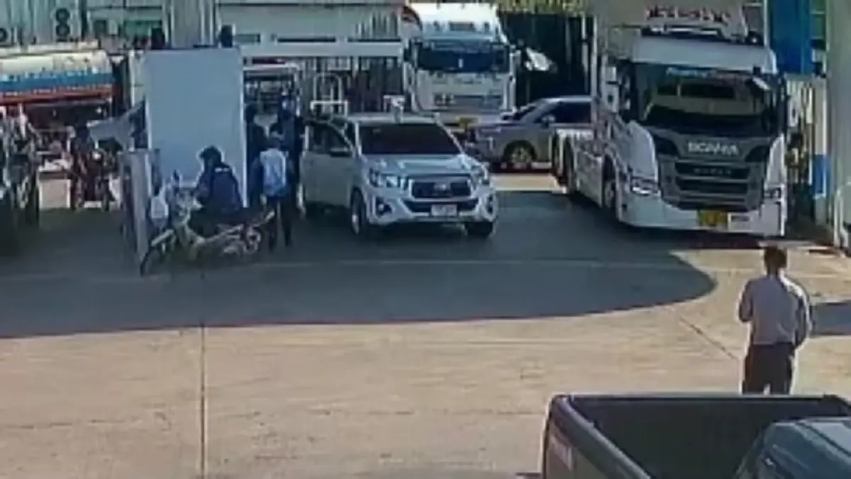 กระบะหลอกเติมดีเซล 100 ลิตรแล้วหนีลอยนวล ทิ้งภาระให้เด็กปั๊ม